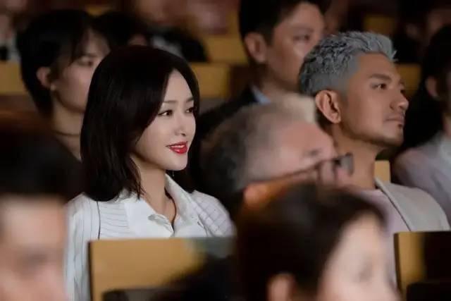 吃瓜娱乐圈经纪人工作,揭秘吃瓜经纪人的一天  第2张